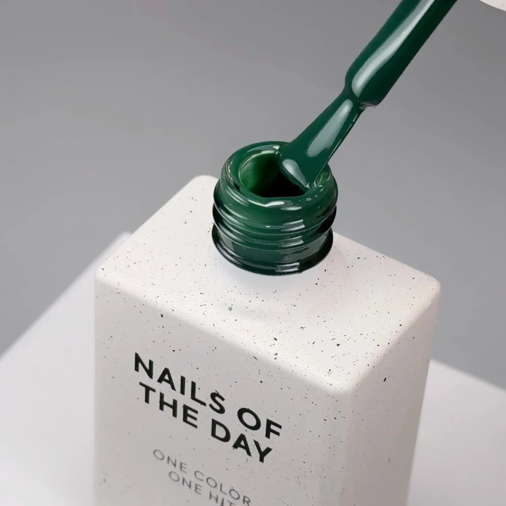 NAILSOFTHEDAY Color of the month September 2025 Everroot, 10 ml